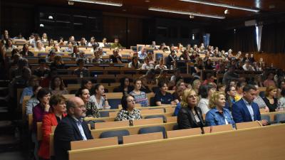 gyermekbántalmazás